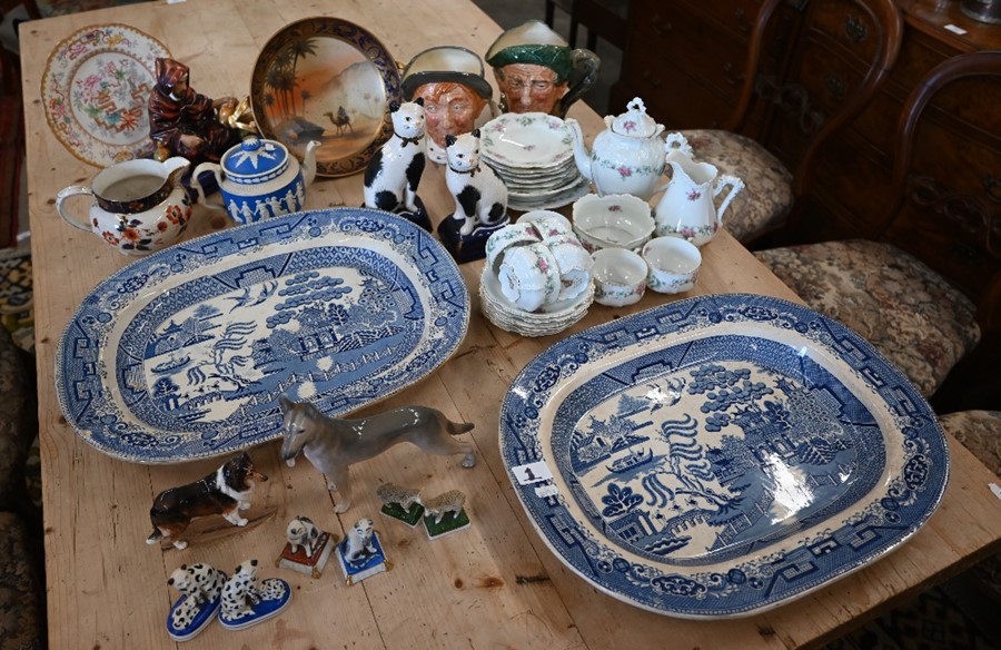 Two Victorian Willow pattern meat dishes and box of mixed china - Image 5 of 8