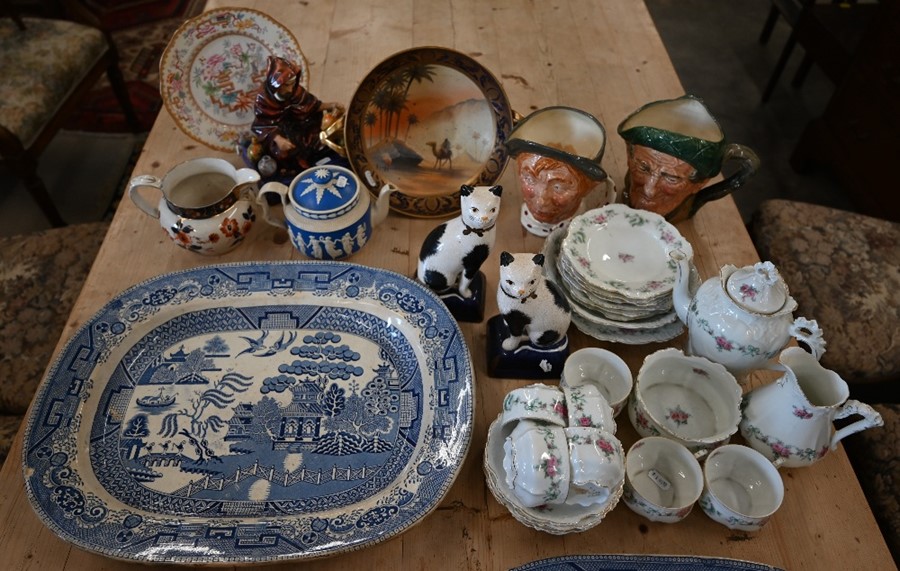 Two Victorian Willow pattern meat dishes and box of mixed china - Image 7 of 8