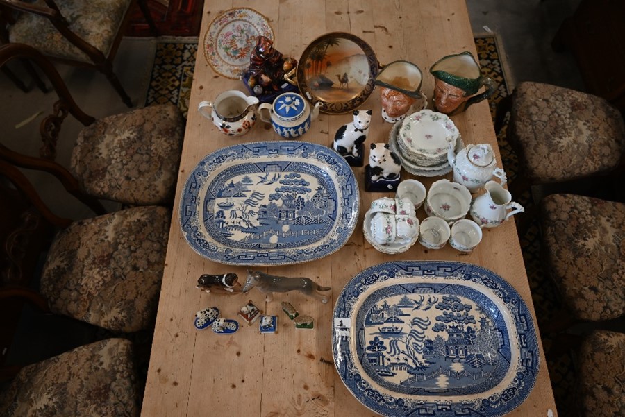 Two Victorian Willow pattern meat dishes and box of mixed china - Image 4 of 8