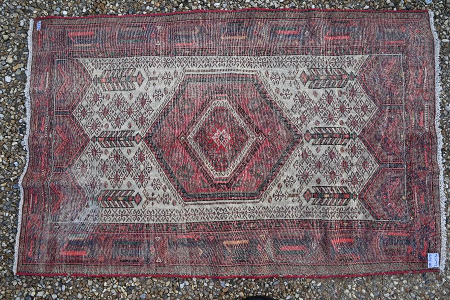 A Persian Hamadan kelleigh rug, 200 cm x 130 cm - Image 2 of 2
