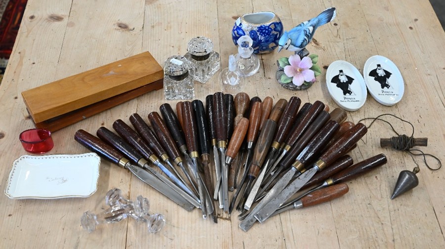 A selection of turner's chisels with whetstone to/w small collection of ceramics and glass ornaments