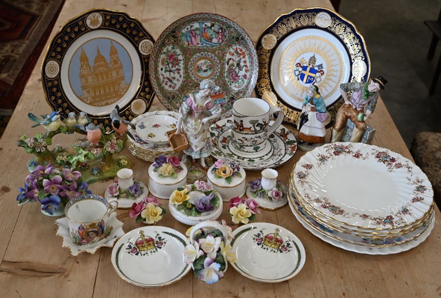 Box of mixed china plates etc