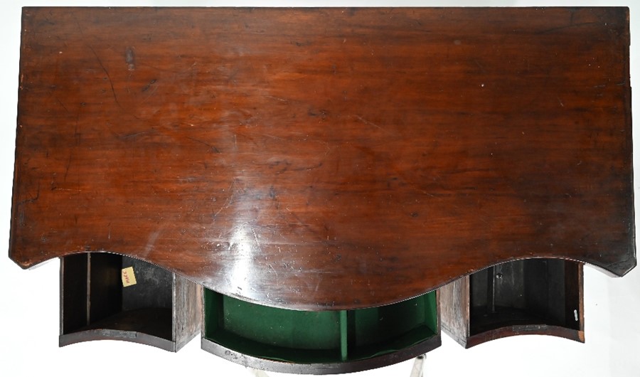 A George III mahogany serpentine form sideboard - Image 11 of 15