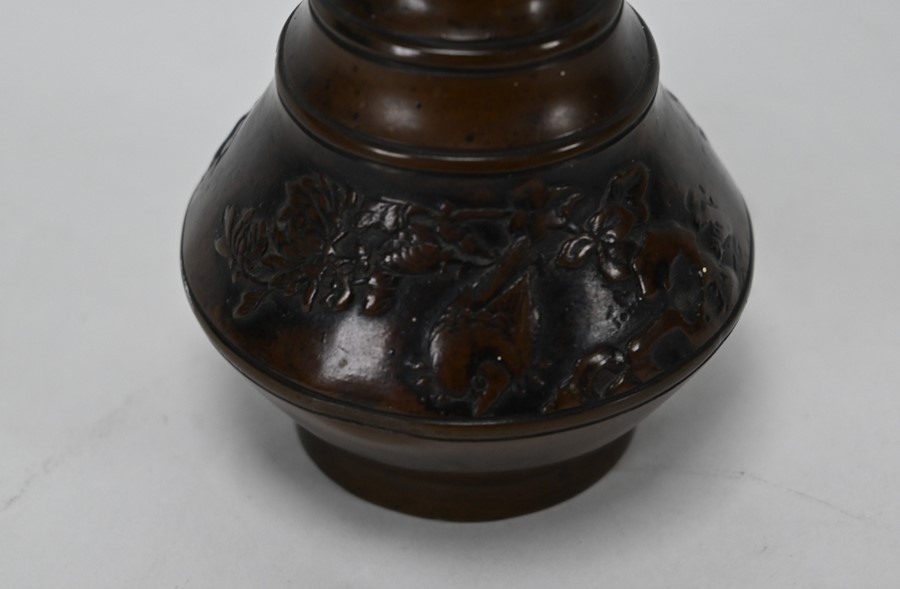 An early 20th century small Japanese bronze vase with chilong handles, Taisho/Showa period - Image 18 of 20