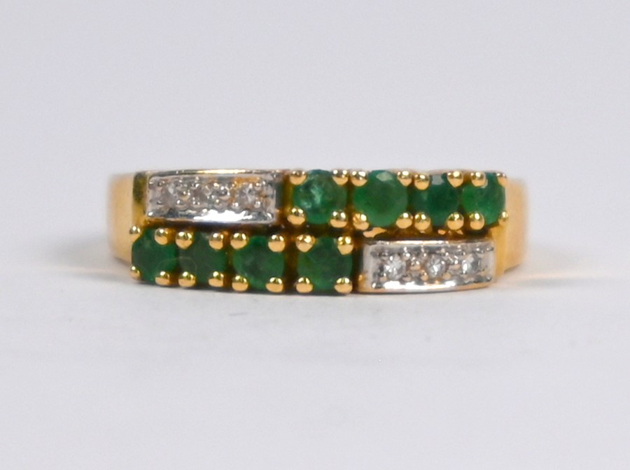 An emerald and diamond dress ring - Image 2 of 5