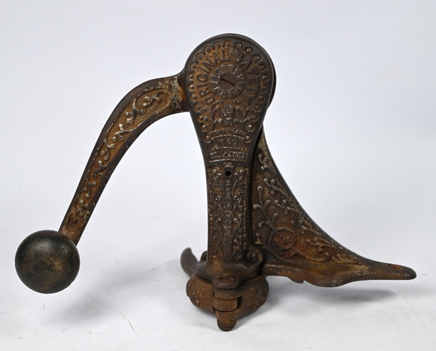 A Gilchrist cast iron counter top mechanical corkscrew - Image 3 of 5