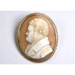 A Victorian oval shell cameo brooch