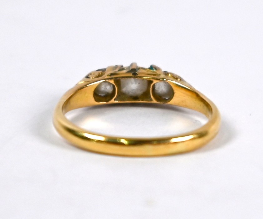 A diamond ring - Image 3 of 4