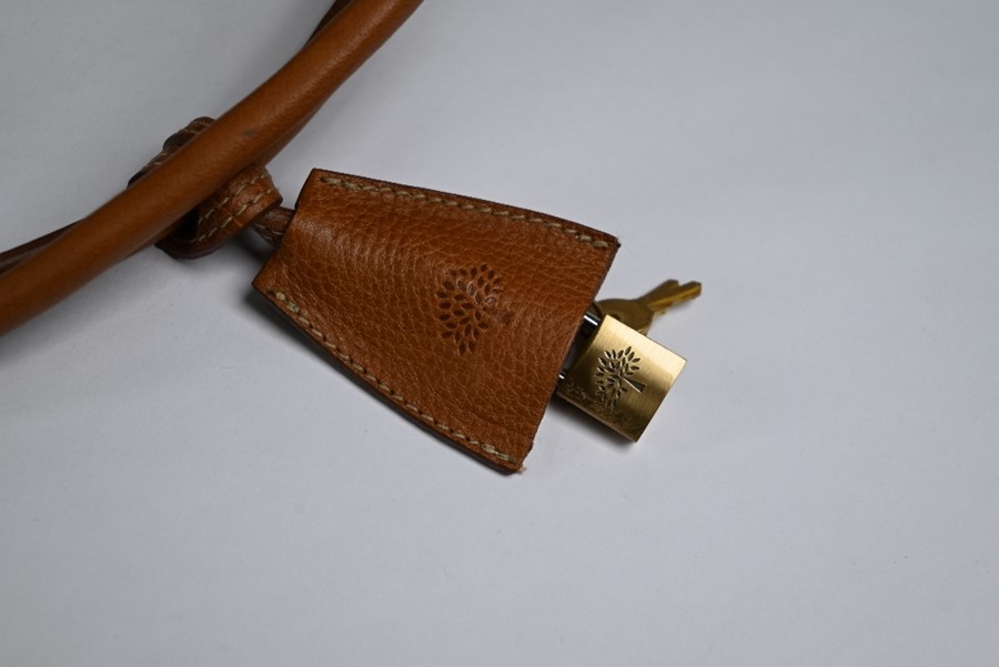 A Mulberry Bayswater handbag in oak - Image 4 of 12