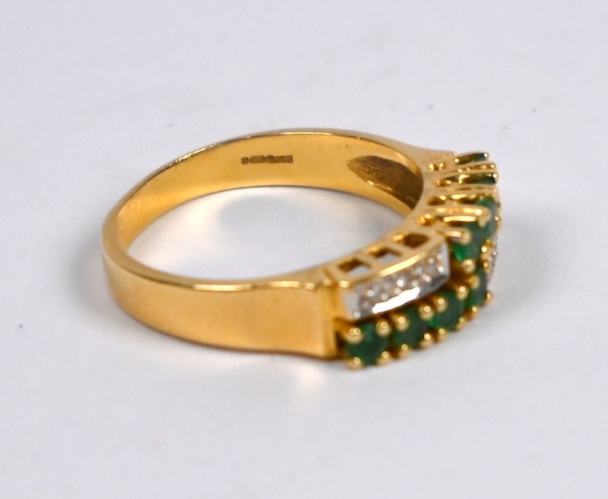 An emerald and diamond dress ring - Image 3 of 5