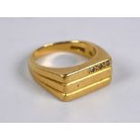 An 18ct yellow gold gentleman's signet ring