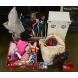 Various 1960s/70s dolls and accessories