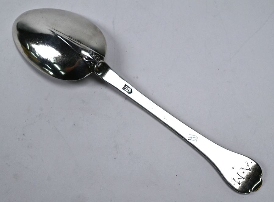 James II silver trifid spoon, John Clifton, London 1685 - Image 2 of 3