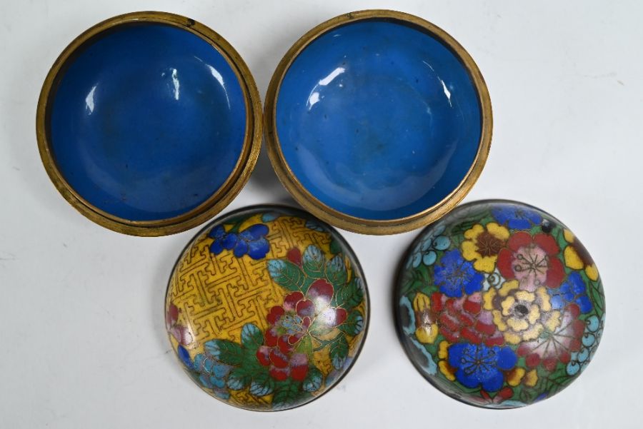 A group of five Chinese cloisonné and enamel items - Image 5 of 8