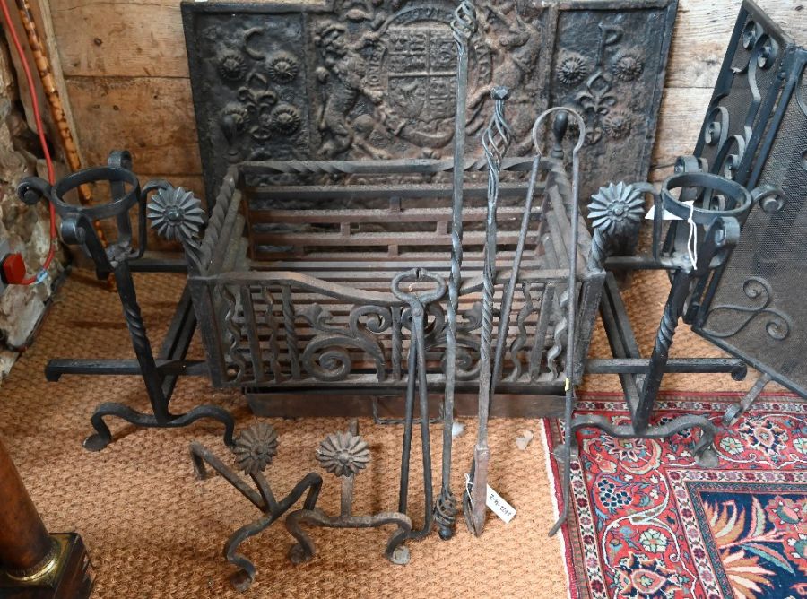 An Arts & Crafts wrought and cast iron fire basket etc. - Image 2 of 3