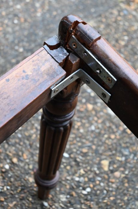 A set of six Regency mahogany bar back dining side chairs - Image 5 of 6