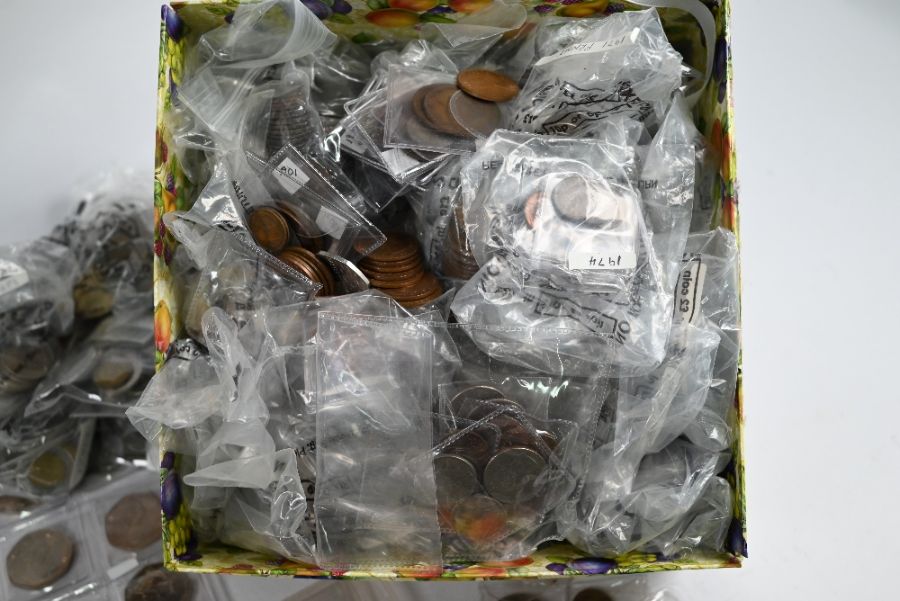 A large quantity of Victorian and (mostly) later coinage - Image 3 of 6