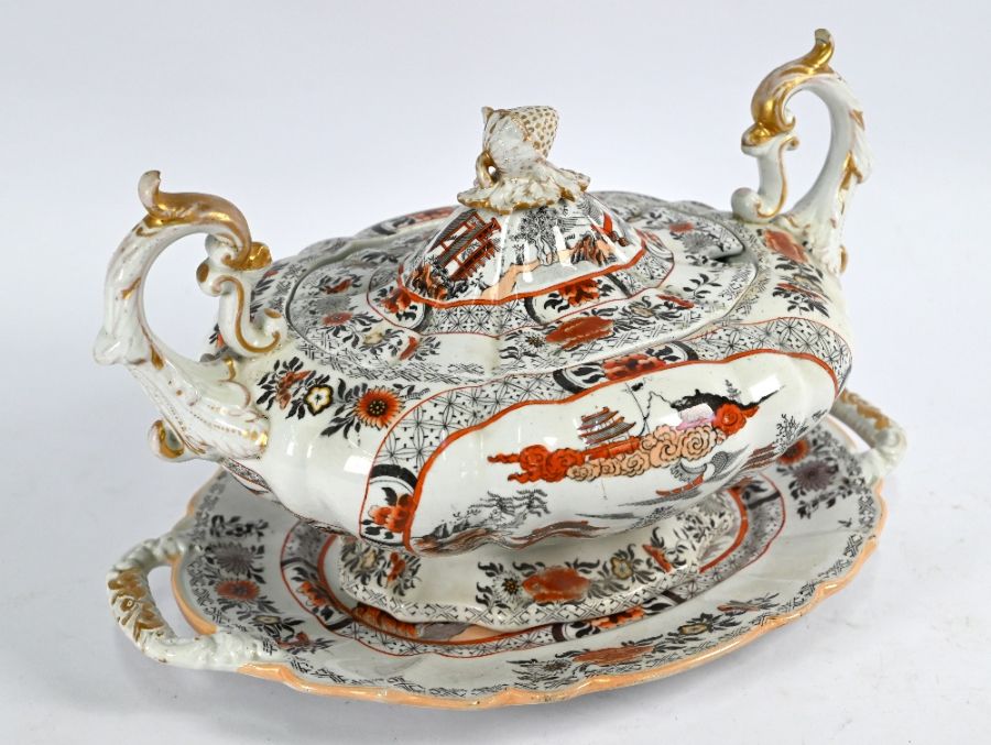 Early 19th century Mason's Ironstone oval soup tureen, cover and stand