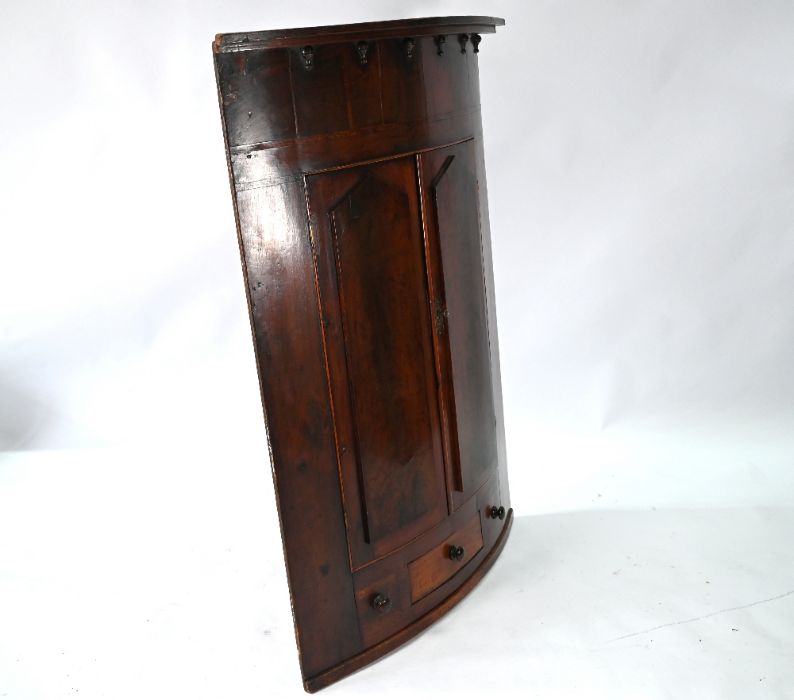 Mahogany bowfront hanging corner cupboard - Image 3 of 3