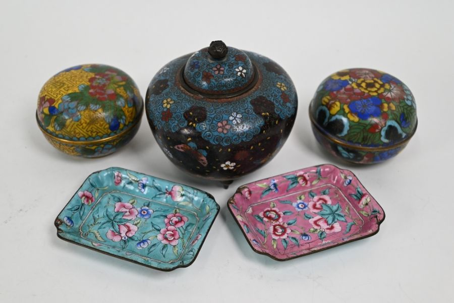 A group of five Chinese cloisonné and enamel items