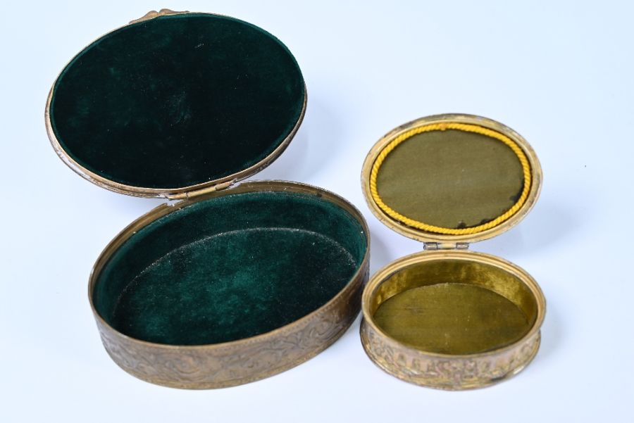 A late 19th century French gilt metal oval trinket-box etc - Image 3 of 3