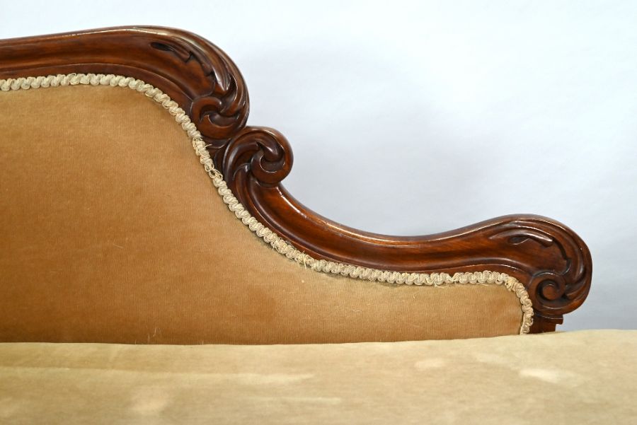 A mid 19th century mahogany framed chaise - Image 4 of 5