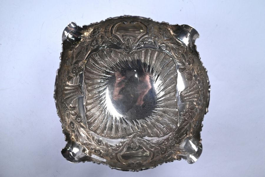 Late Victorian silver bowl - Image 4 of 6