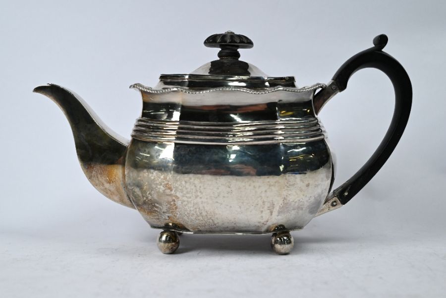 Regency silver teapot, London 1811 - Image 2 of 4