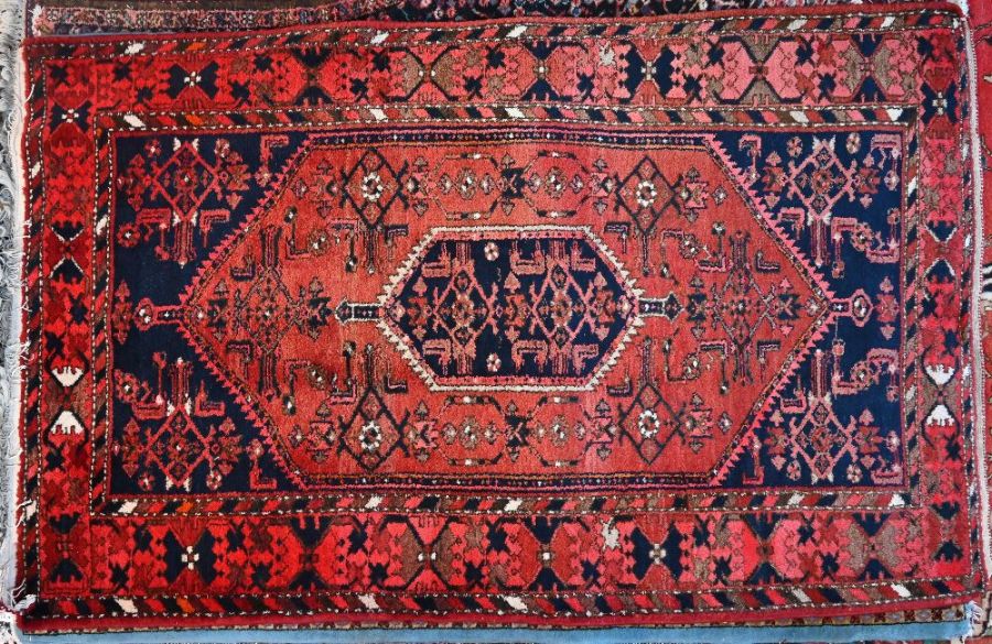 A Persian Bidjar rug, 210 cm x 135 cm