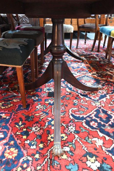 Victorian mahogany twin pedestal 'D' end dining table with extra leaf - Image 3 of 4