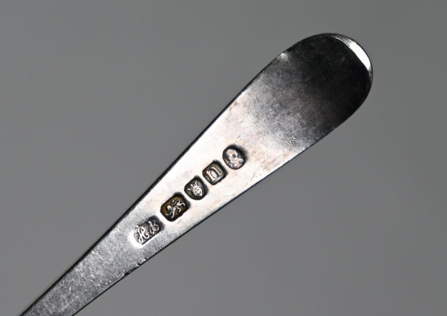 Hester Bateman silver dessert spoons - Image 4 of 7