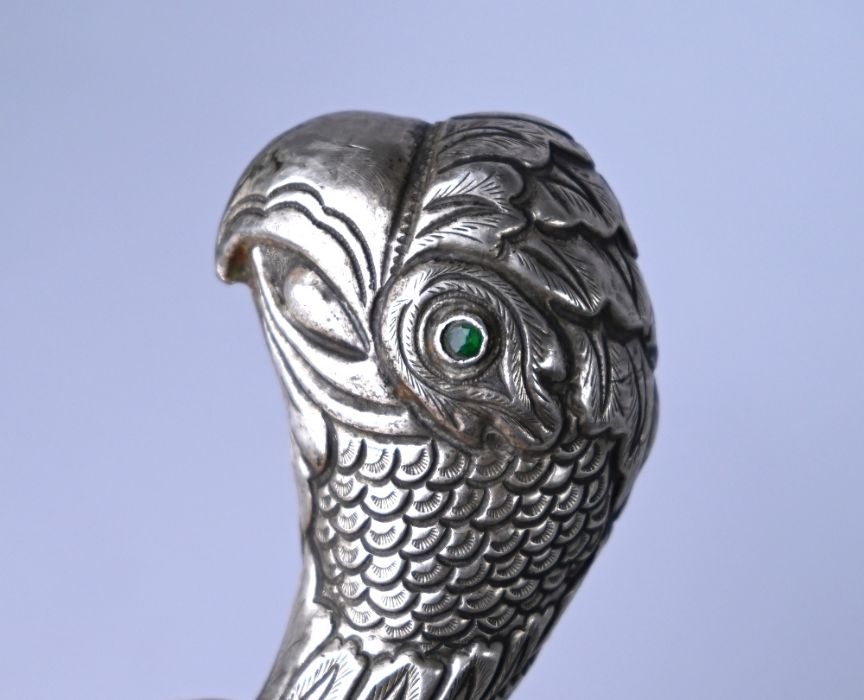 Konoike white metal parasol handle and white metal parrot's head handle - Image 2 of 6