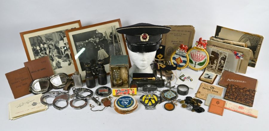 Various vintage collectables
