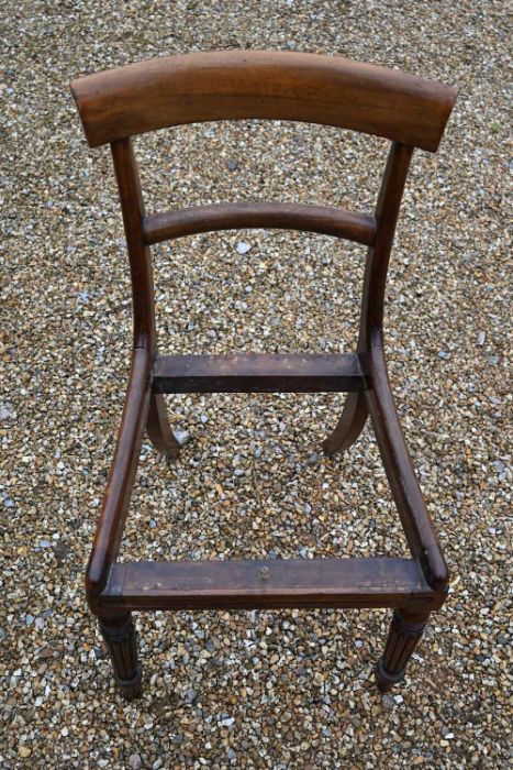 A set of six Regency mahogany bar back dining side chairs - Image 4 of 6