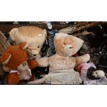 Three teddy bears and various dolls (box)