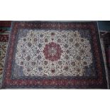 A good contemporary Persian Sarouk carpet