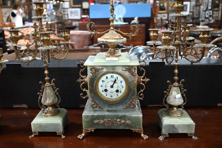 A French gilt metal and green onyx three piece clock garniture, circa 1900 - Image 2 of 3