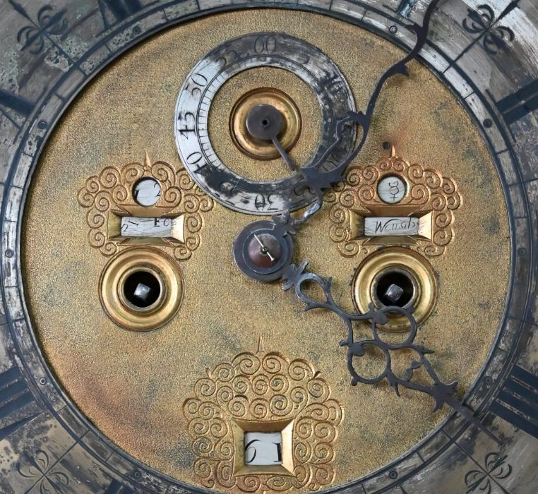 Francis Raynsford, London, an unusual early 18th century 8-day calendar dial clock - Image 2 of 9