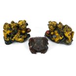 A Chinese toad Yixing tea pet and pair of soapstone guardian lions (3)