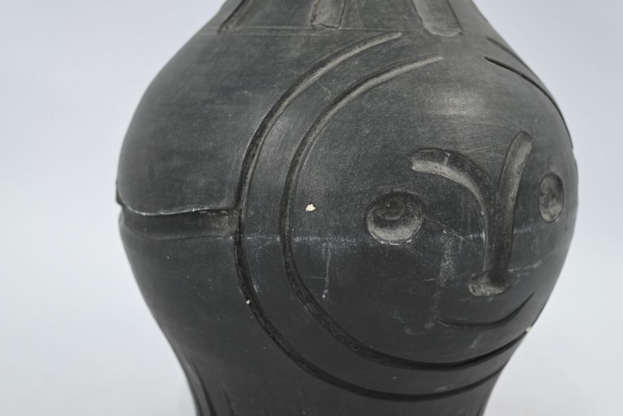 Pablo Picasso (1881-1973), a black faïence vase 'Visage grevé noir' - Image 6 of 8