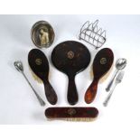 Silver oddments and tortoiseshell brush set