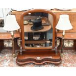 Mahogany toilet mirror to/with two lamps (3)