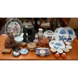 A collection of Chinese and Japanese antique and later ceramics (box)