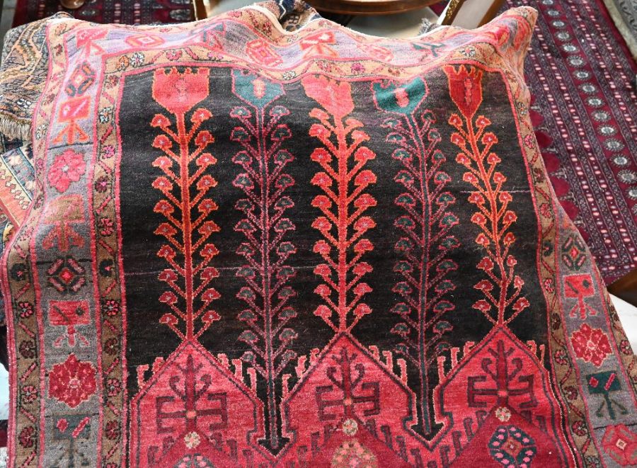 A modern Persian Hamadan rug, 295 cm x 143 cm - Image 2 of 3