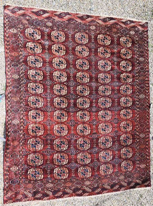 A fine antique Turkoman carpet, 265 cm x 209 cm