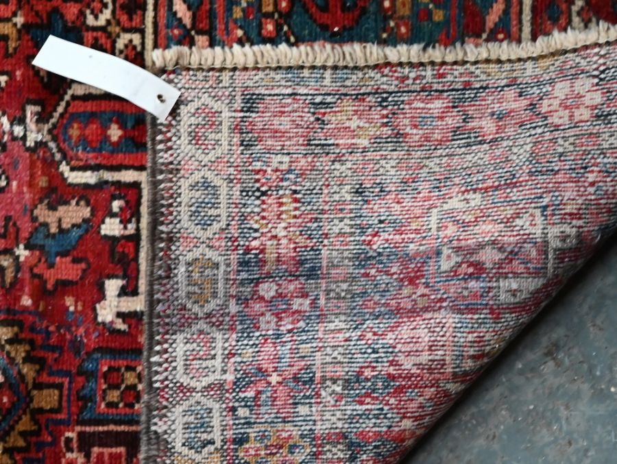 A Persian Heriz runner, 285 cm x 78 cm - Image 2 of 2