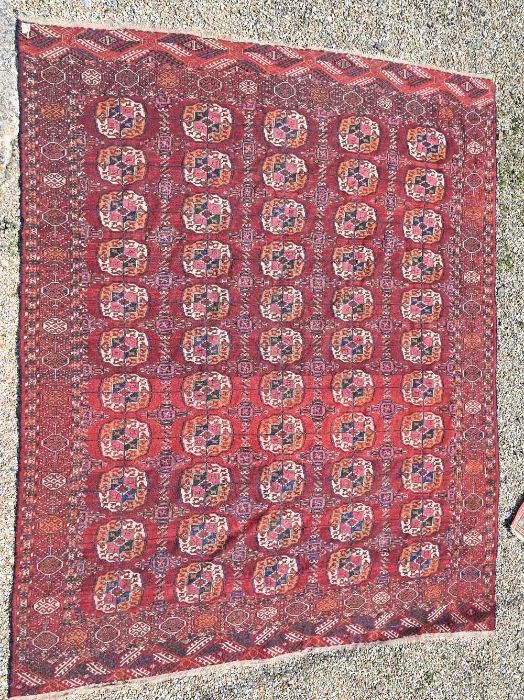 A fine antique Turkoman carpet, 265 cm x 209 cm - Image 2 of 7