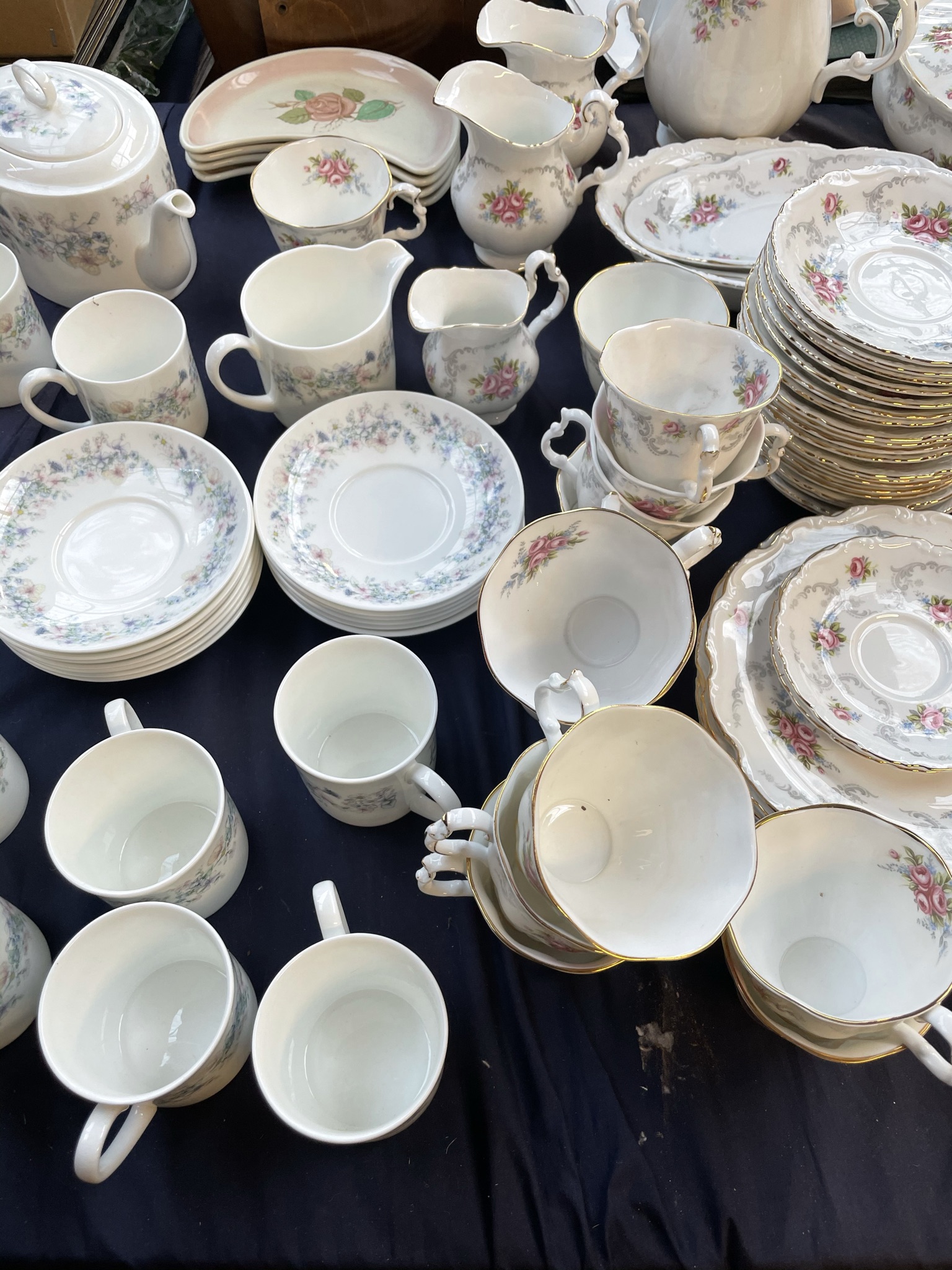 A Royal Albert Tranquility pattern part tea and dinner set together with a Wedgwood Angela pattern - Image 3 of 4