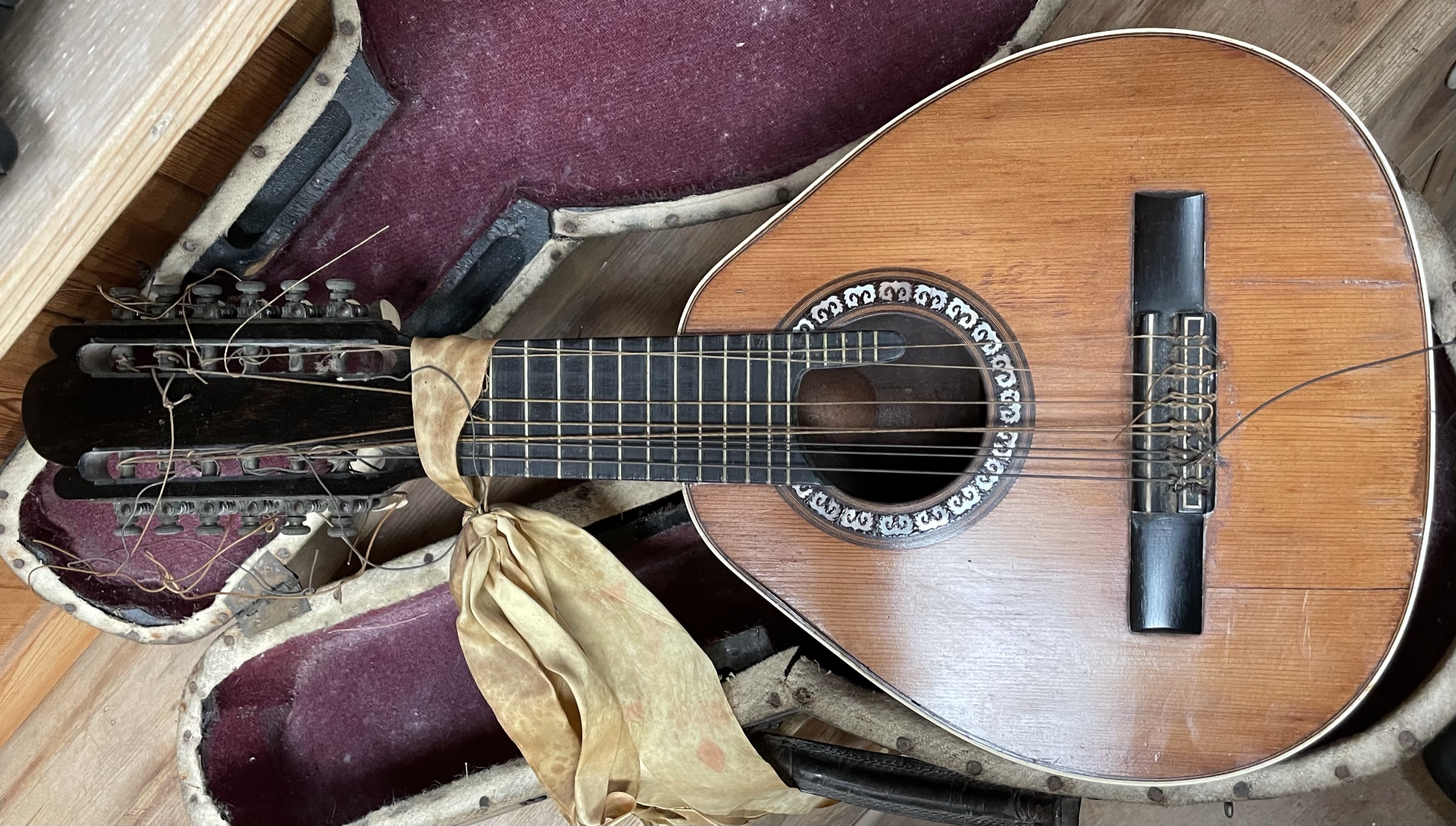 A rosewood and mother of pearl inlaid twelve string "mandriola" mandolin, - Image 2 of 3