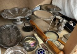 Assorted electroplated items including a pedestal dish, egg cup, place mats,